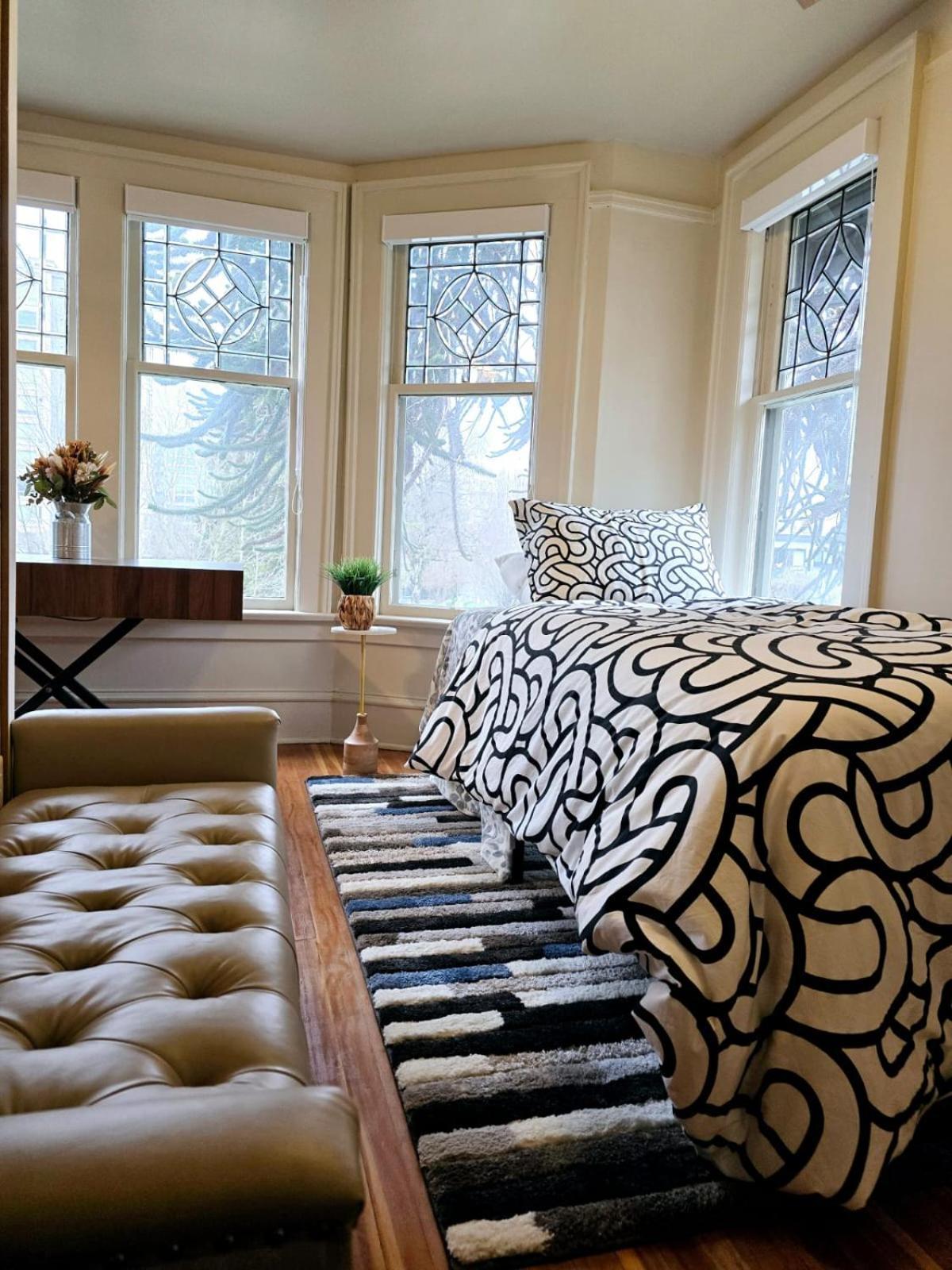The Hunter House Bed And Breakfast Vancouver Room photo